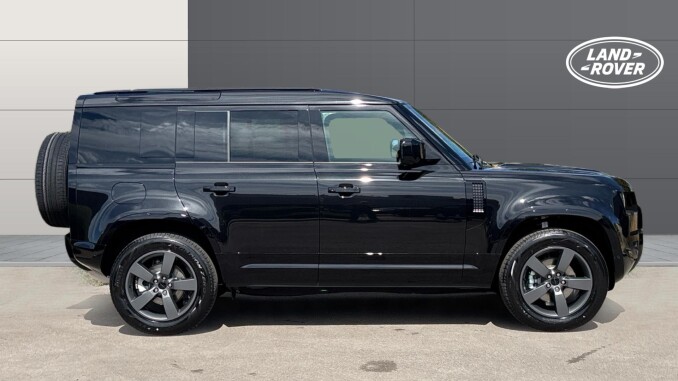 Land Rover Defender 3.0 D250 X-Dynamic SE 110 5dr Auto Diesel Estate - Image 5